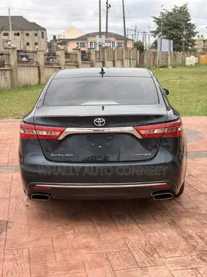 Toyota Avalon Limited Sedan FWD (3.5L 6cyl 6A) 2017 Black