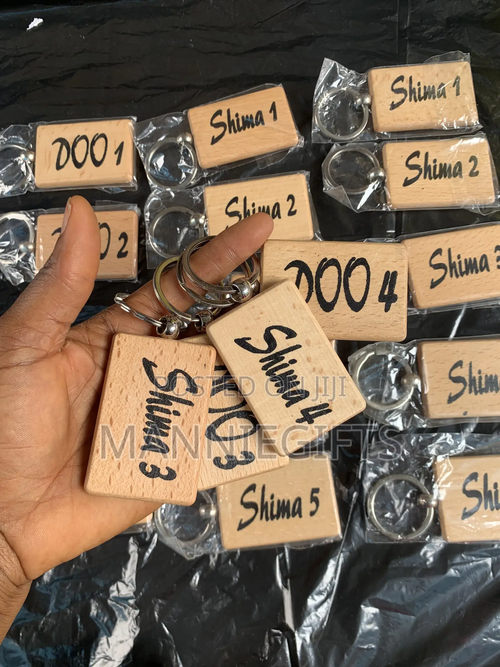 12pcs Wooden Keyholders