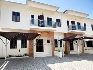 3bdrm Duplex in Metro Estate for rent