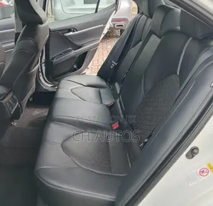 Toyota Camry XSE FWD (2.5L 4cyl 8AM) 2018 Off white