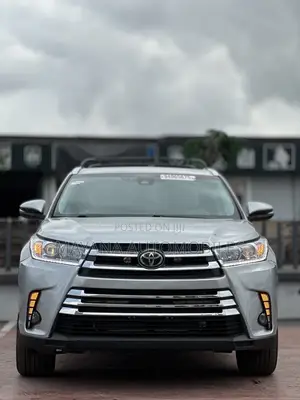 Toyota Highlander XLE 2019 Silver