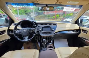 Toyota Avalon XLE Premium FWD Sedan (3.6L 6cyl 6A) 2016 White