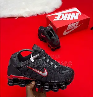Nike Cact Available in Black and White 40-46