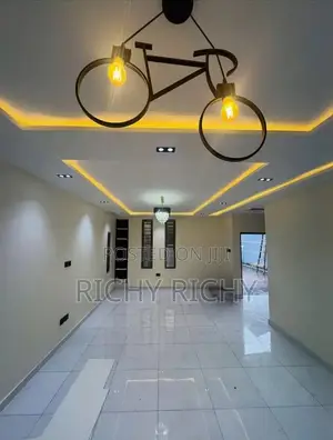 4bdrm Bungalow in Eliozu for sale