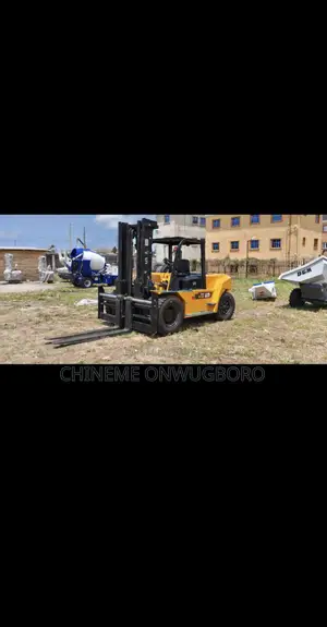 6ton Mobile Fork Lift 80m