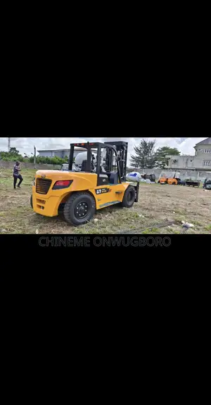 6ton Mobile Fork Lift 80m