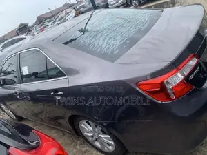Toyota Camry LE 4dr Sedan (2.5L 4cyl 6A) 2014 Gray