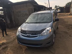 Toyota Sienna CE 7 Passenger 2010 Blue