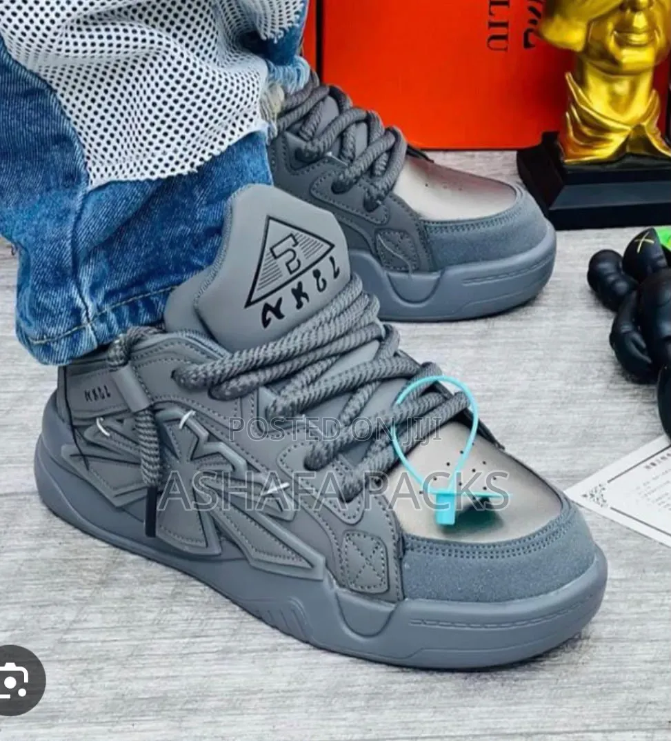 N X B L Sneakers