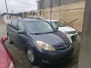 Toyota Sienna 2008 Gray