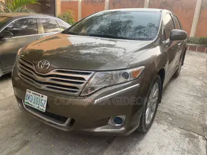 Toyota Venza 2010 Gold