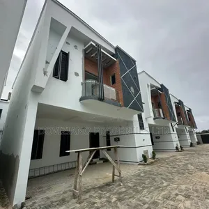 4bdrm Duplex in Ogombo for sale