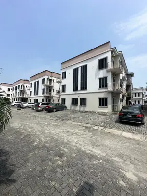 4bdrm Apartment in Lekki Conservation, Lagos State for rent