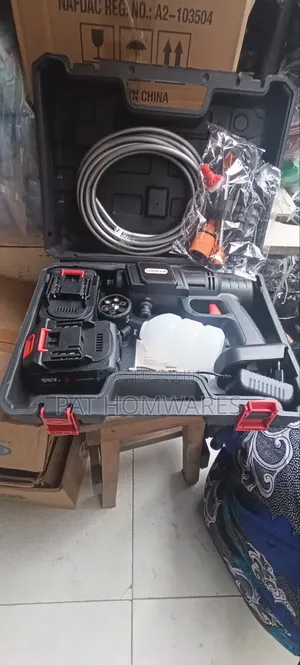 2 Batteries Rechargeable Car Wash Kit/Pressure Washer Pump
