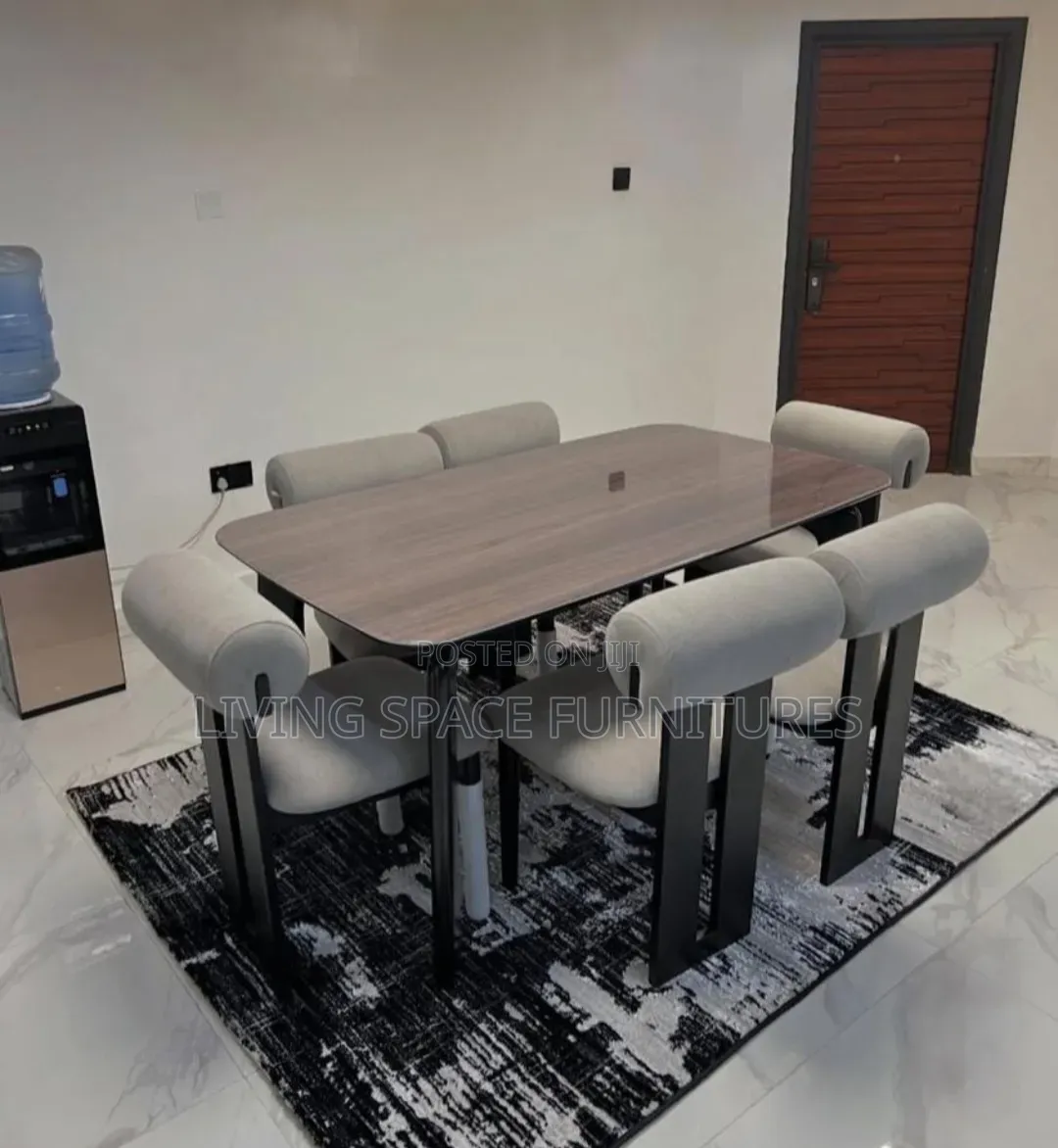 Luxury Dining Set by 6Seaters
