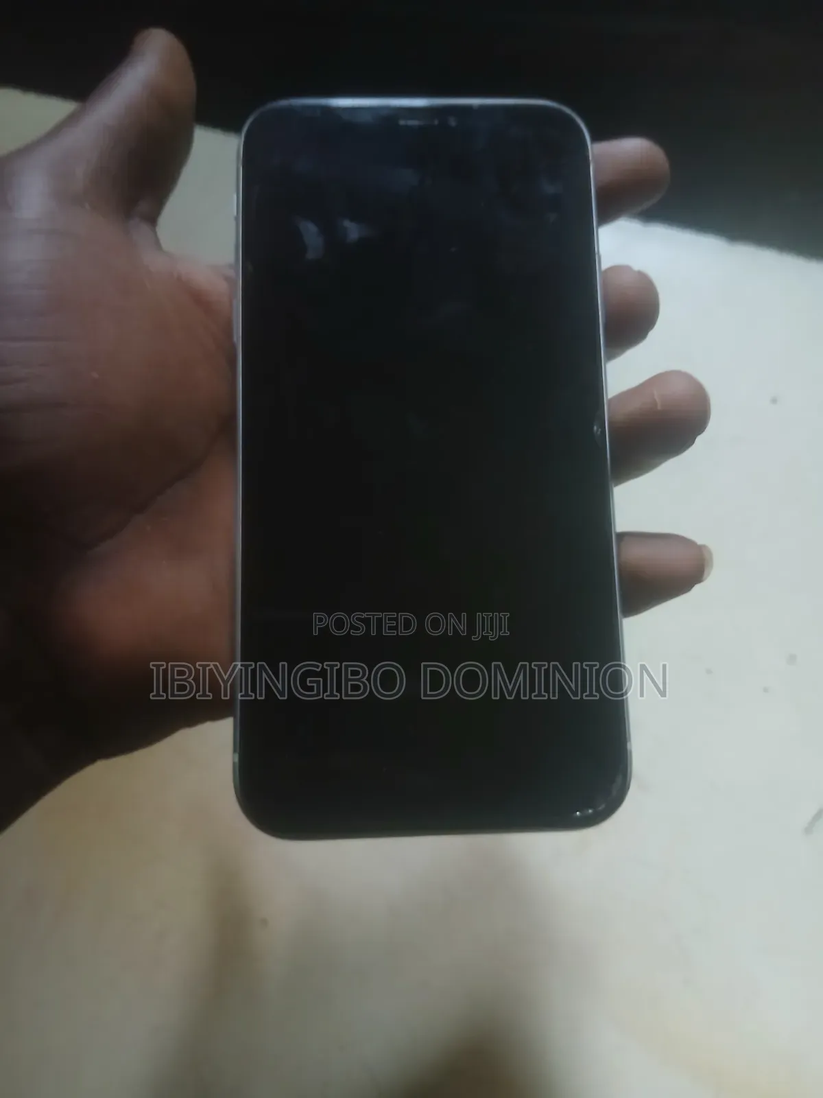 Apple iPhone XR 64 GB White