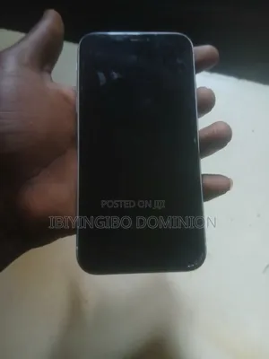 Apple iPhone XR 64 GB White