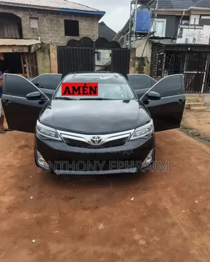 Toyota Camry SE 4dr Sedan (3.5L 6cyl 6A) 2014 Black