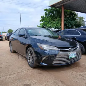 Toyota Camry XLE 4dr Sedan (3.5L 6cyl 6A) 2015 Blue