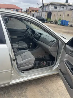 Toyota Camry 2005 Silver