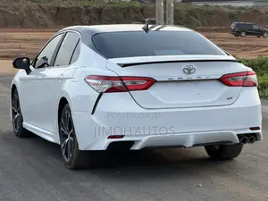 Toyota Camry 2019 White