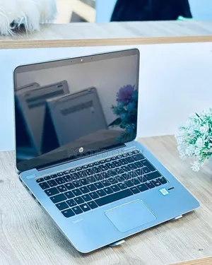 Laptop HP EliteBook 1030 G1 8GB Intel Core i5 SSD 256GB