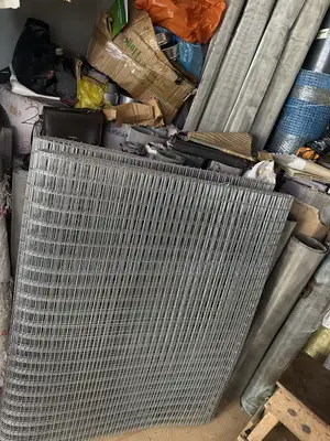 2 By1 Galvanized Wire Mesh 4ft by 12ft 1mm