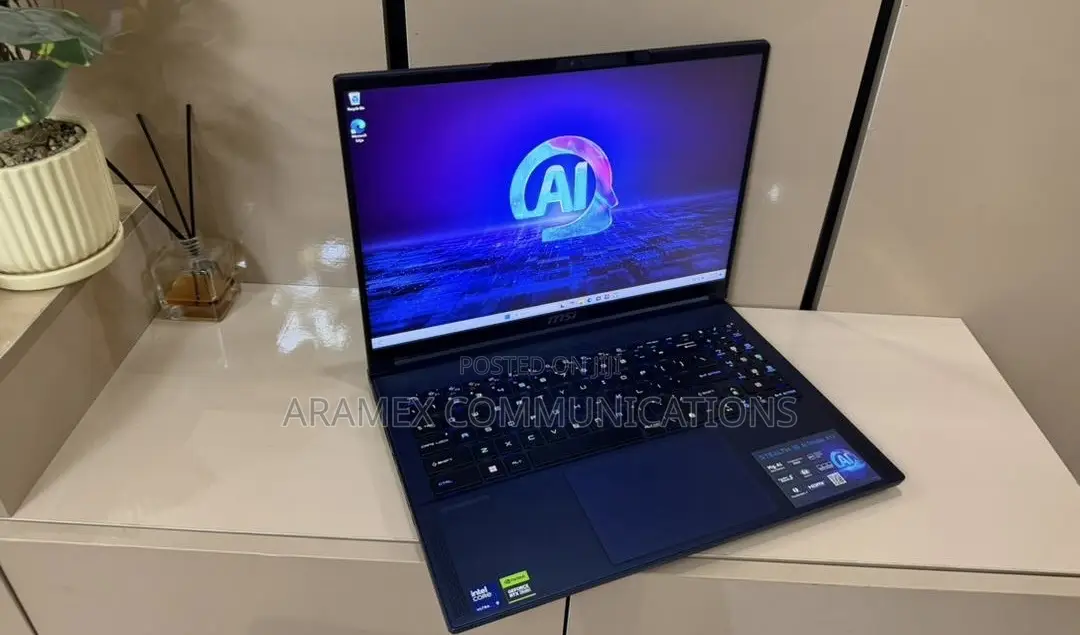 Laptop MSI Stealth 16 Studio A13VG 16GB Intel Core Ultra 9 SSD 1T