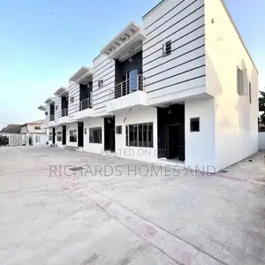 4bdrm Duplex in Thomas Estate for sale