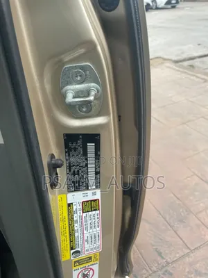 Toyota Sienna 2012 Gold