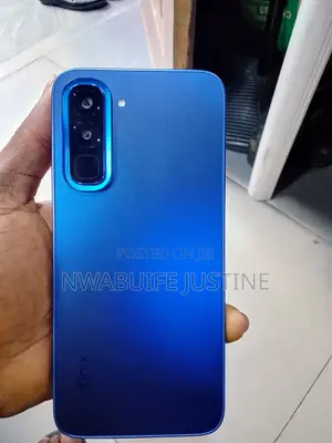 Infinix Hot 70 128 GB Blue