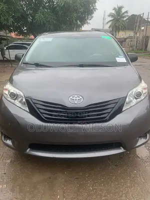 Toyota Sienna LE AWD 7-Passenger 2013 Brown