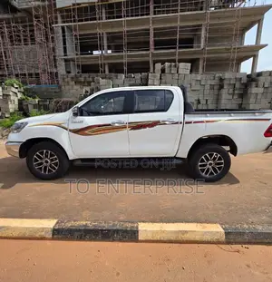Toyota Hilux 2019 White