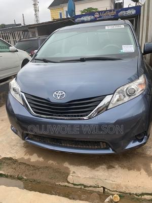 Toyota Sienna 2014 Blue