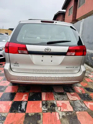 Toyota Sienna CE 2005 Silver