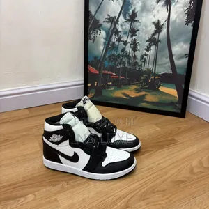 *Air Jordan 1 Hightop “ Black White ”