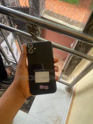 Apple iPhone 11 64 GB Black