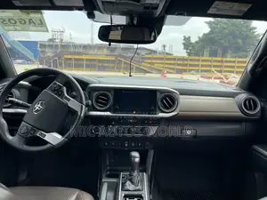 Toyota Tacoma 2019 Black