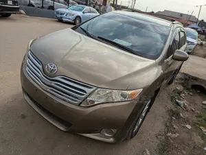Toyota Venza 2010 Gold