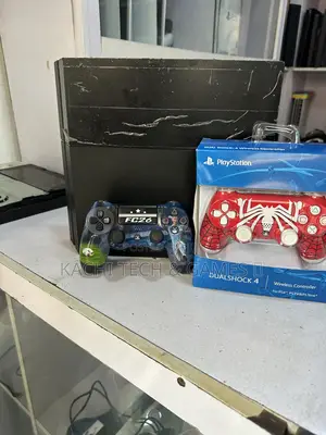 Ps4 Console and Pads, 500GB Hard Drive
