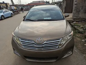 Toyota Venza 2010 Gold