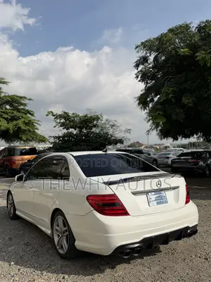 Mercedes-Benz C300 Sport 4Matic Sedan AWD (3.5L 6cyl 7A) 2013 White