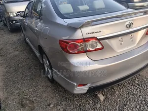 Toyota Corolla 2012 Silver