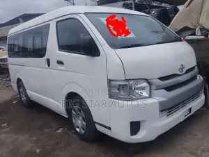 Toyota HiAce 2010 White