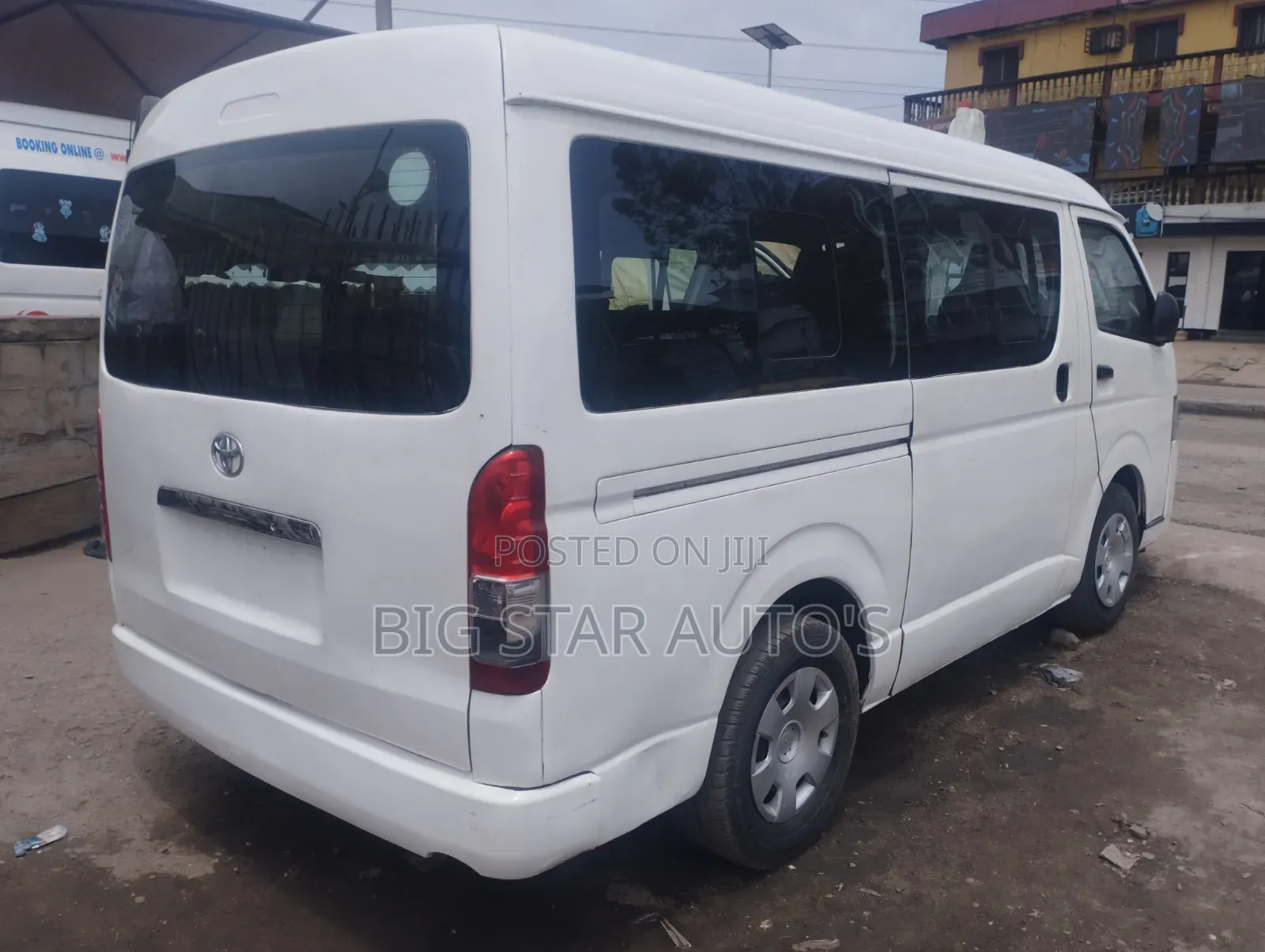Toyota HiAce 2010 White