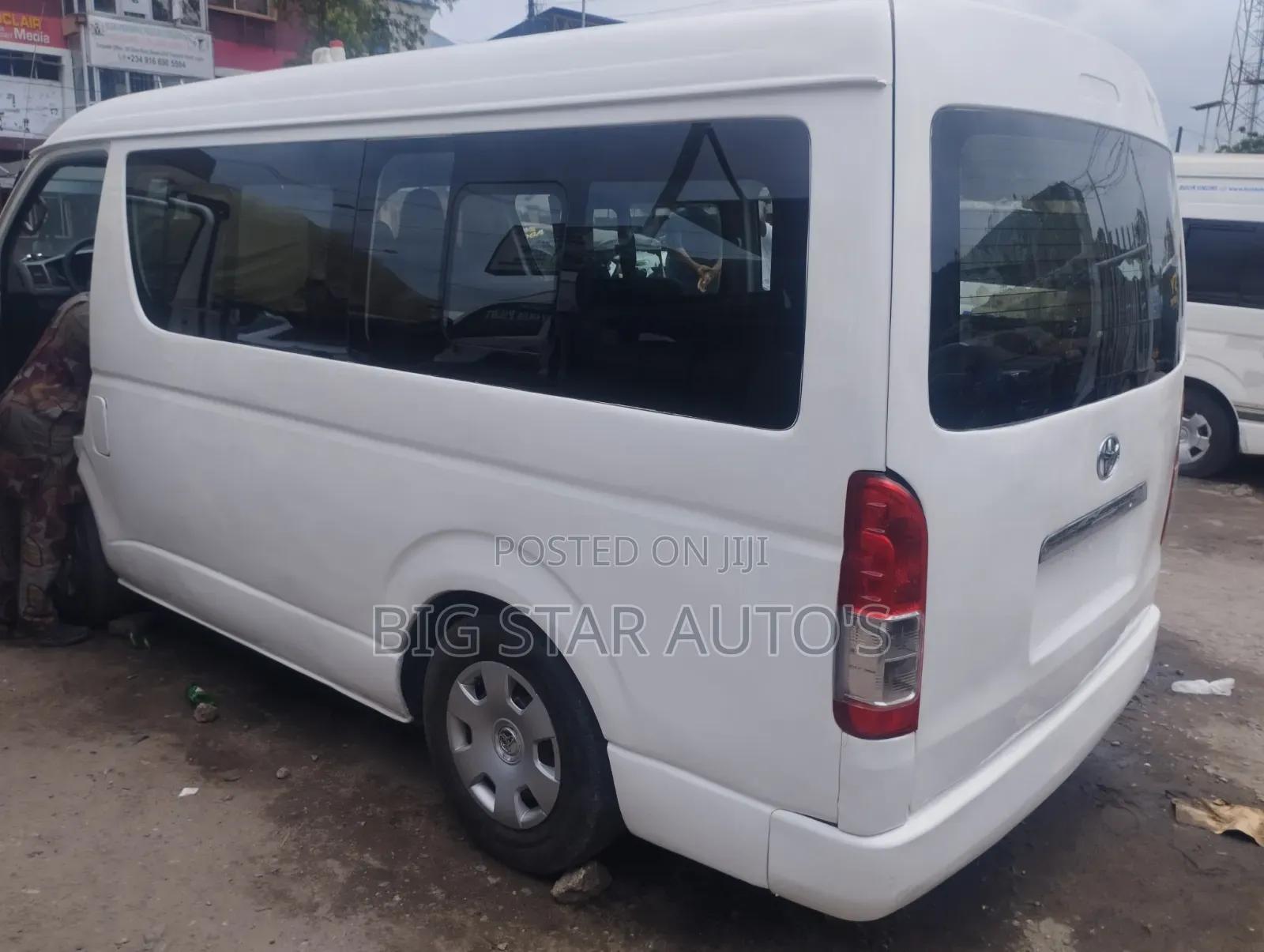 Toyota HiAce 2010 White