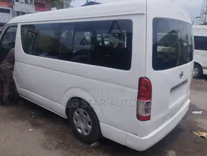 Toyota HiAce 2010 White