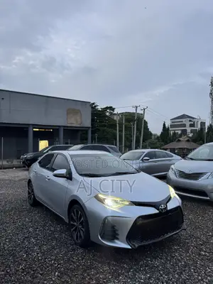 Toyota Corolla SE Special Edition 4dr Sedan (1.8L 4cyl CVT) 2017 Silver