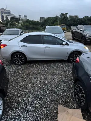 Toyota Corolla SE Special Edition 4dr Sedan (1.8L 4cyl CVT) 2017 Silver