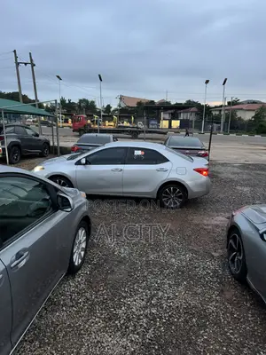 Toyota Corolla SE Special Edition 4dr Sedan (1.8L 4cyl CVT) 2017 Silver